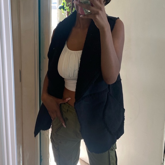 2 for $30 sherpa vest - Picture 1 of 7